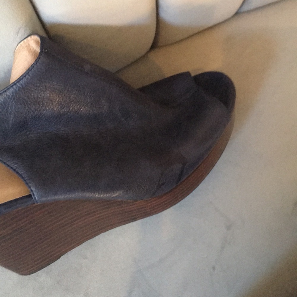 Blue leather wedges-EUC - Picture 3 of 6